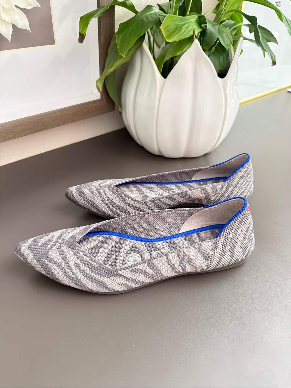Rothy's Gray Zebra Knit Pointed-Toe Flats with Blue Trim size 5.5